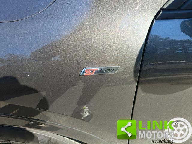 FORD Kuga 2.5 Full Hybrid 190 CVT 2WD ST-Line Design