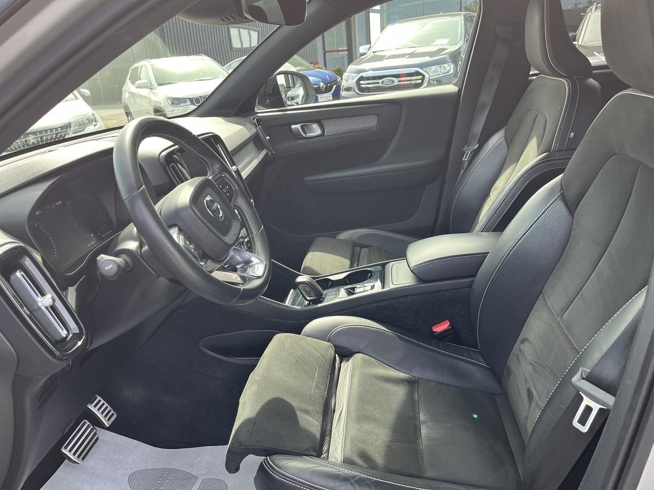 VOLVO XC 40 D4 AWD 2000 D 190CV R.LINE