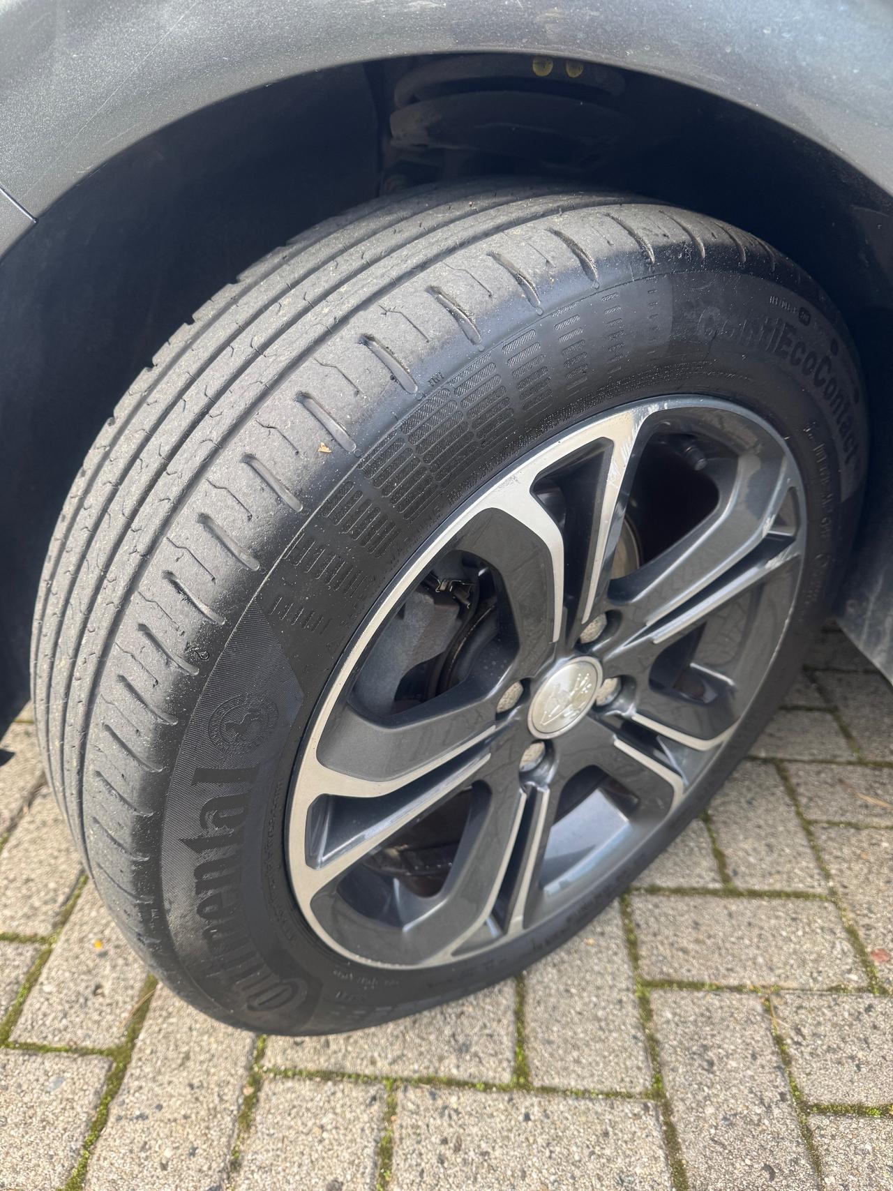 Peugeot 208 1.4 HDi 68Cv 2015