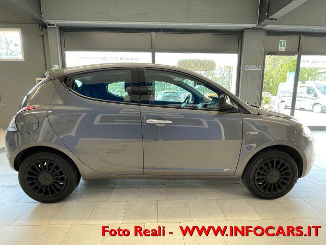 LANCIA Ypsilon 1.0 FireFly 5 porte S&S Hybrid Silver PROMO !