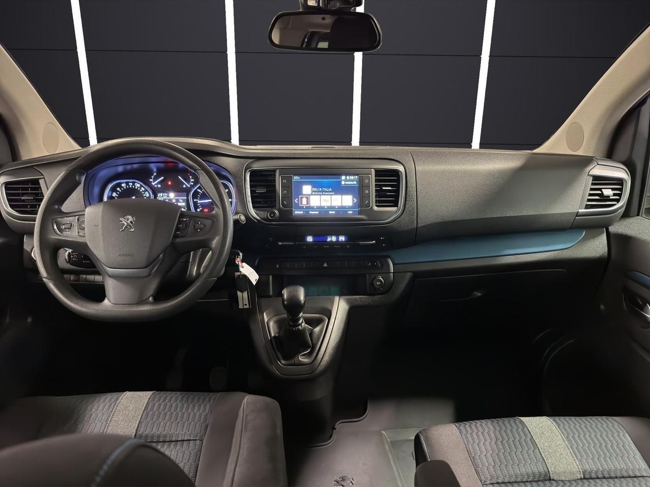 Peugeot Traveller BlueHDi 115 S&S Standard Allure