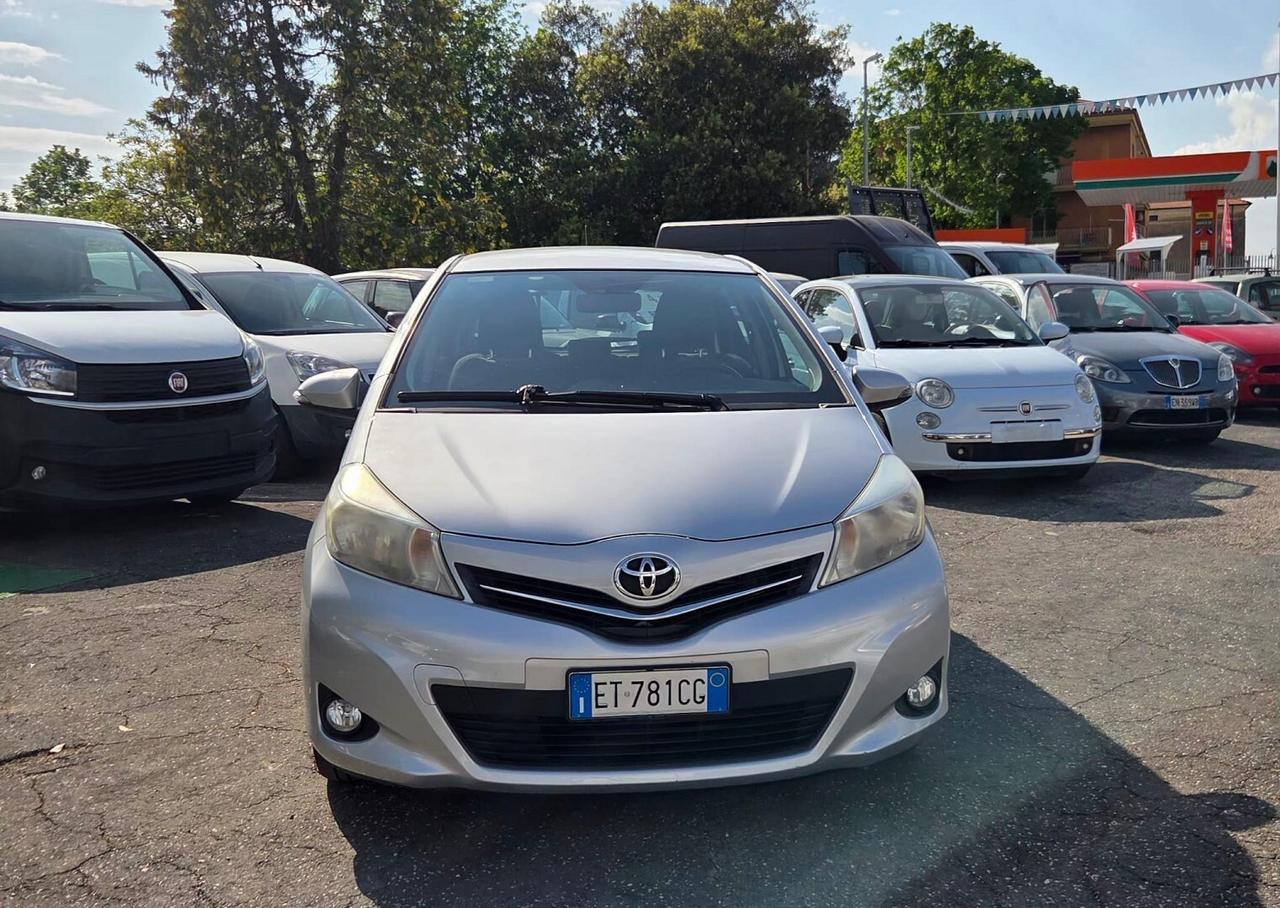 TOYOTA YARIS 1.0 5P LOUNGE
