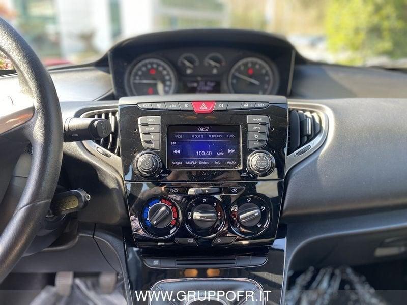 Lancia Ypsilon 1.2 69 CV 5 porte Silver