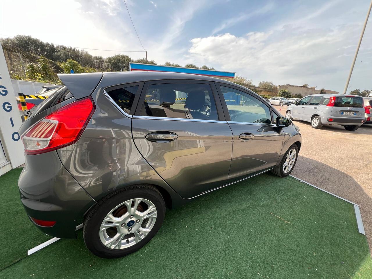 Ford Fiesta 1.5 TDCi 75CV 5 porte Titanium
