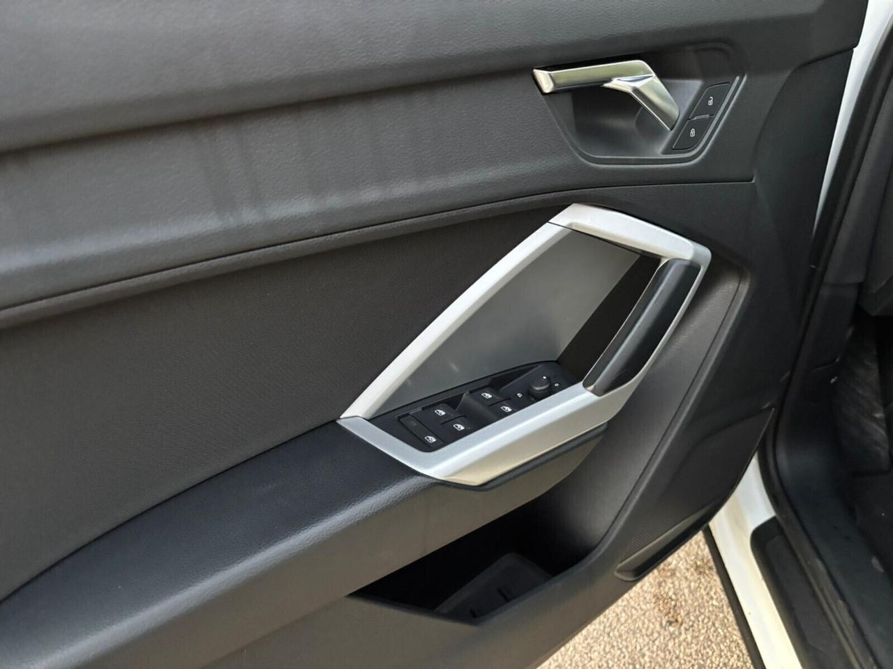 AUDI Q3 S-LINE 2.0 TDI 35 150Cv -10/2021