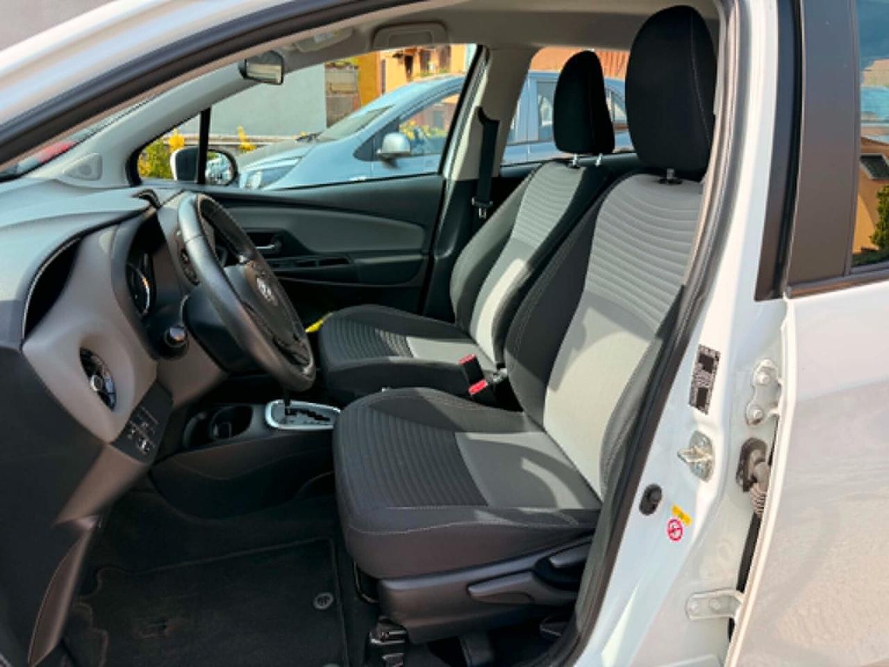 Toyota Yaris 1.5 Benz/Ibrida OK Neop. NO VINCOLO