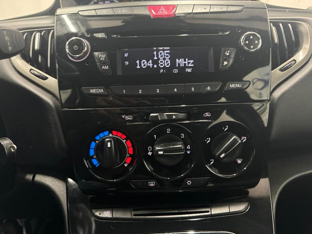 Lancia Ypsilon 0.9 TwinAir 85 CV 5 porte Metano Ecochic Elle