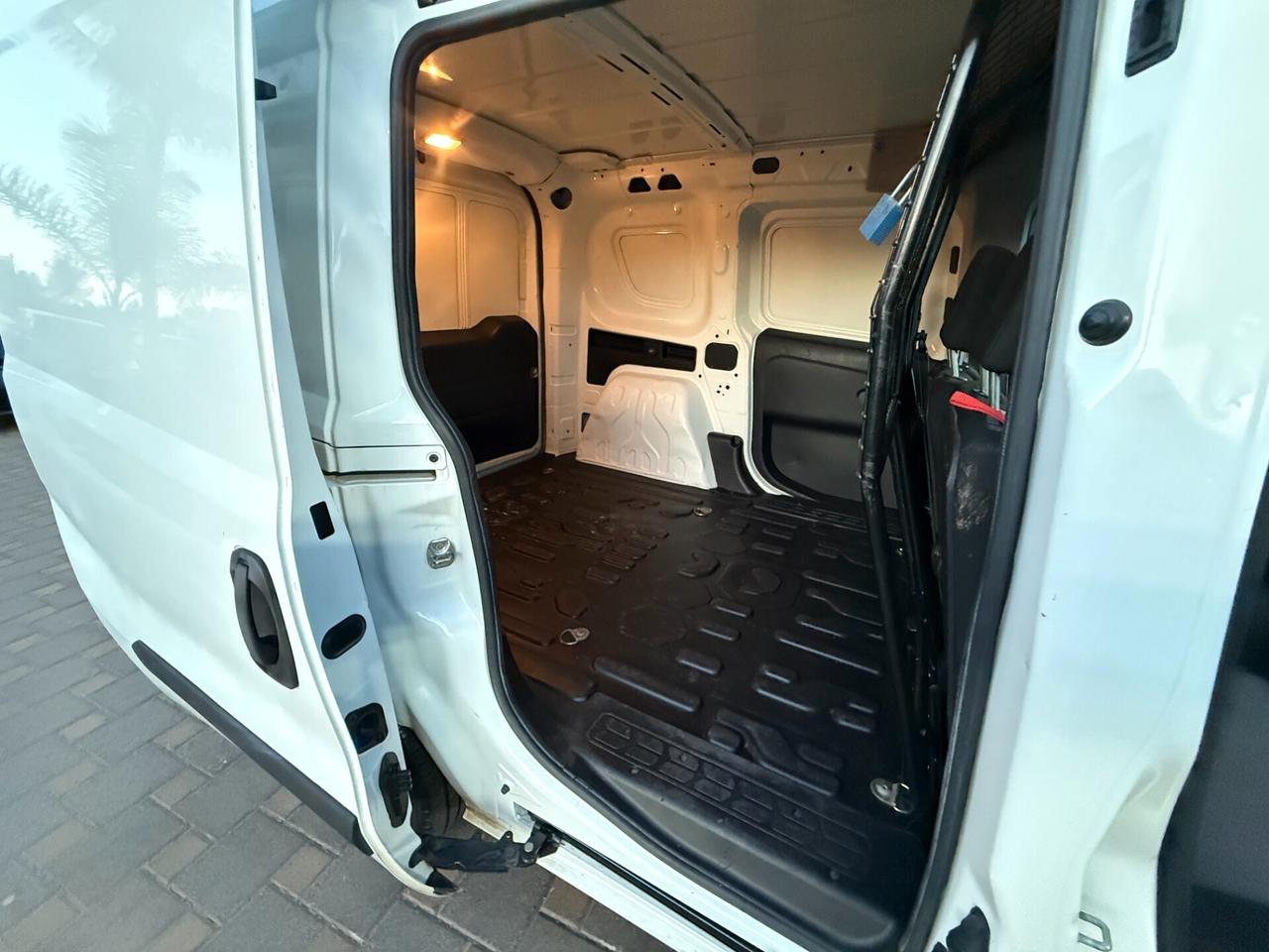 Fiat Doblò 1.6 MJT 105CV Cargo Lamierato Rete Posteriore + iva