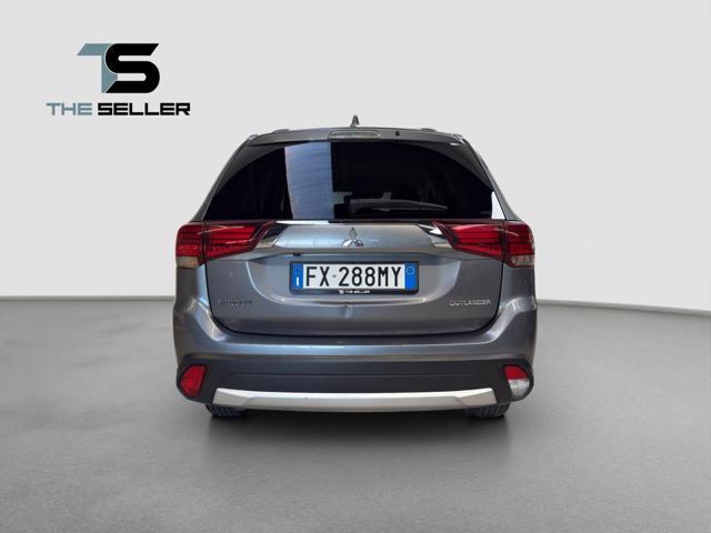 MITSUBISHI Outlander 2.2 DI-D 4WD Instyle Plus SDA 7 posti*IVA ESPOSTA*