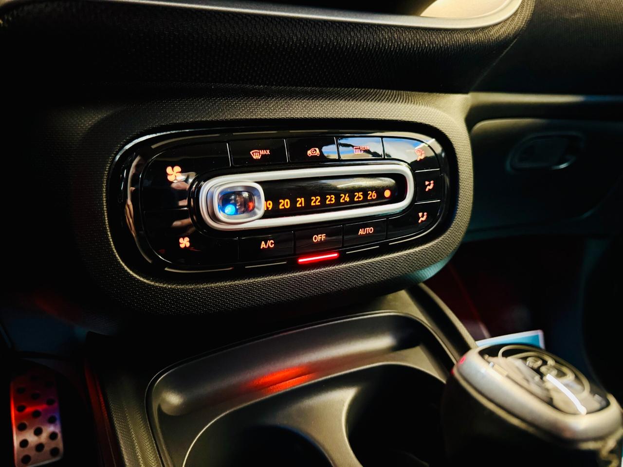 Smart ForTwo 90CV Brabus 0.9 Cabrio Autom / RetroCam Touch