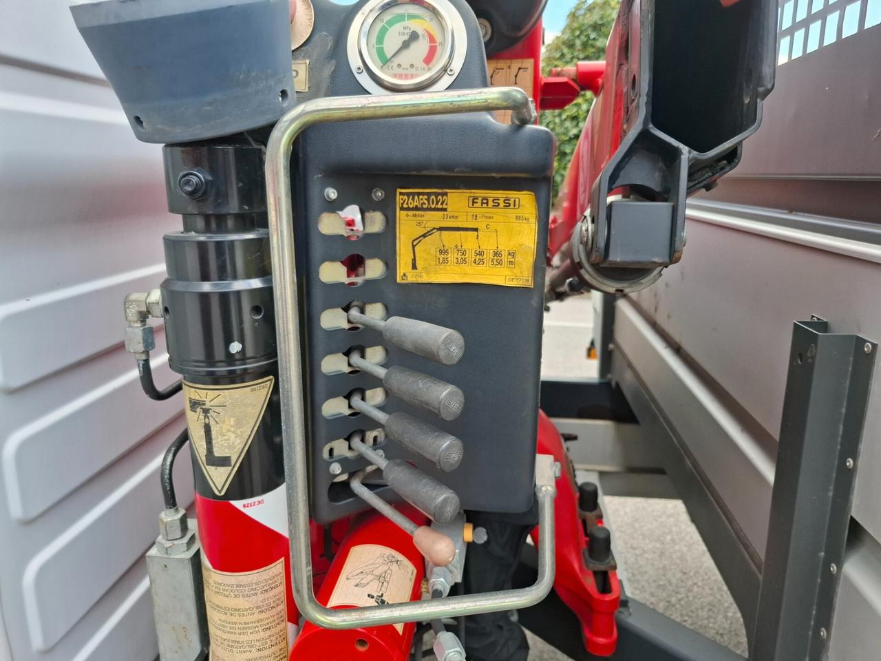 Fiat Ducato 2.3 cassonato con Doppia cabina 7 posti allestito con Gru Fassi