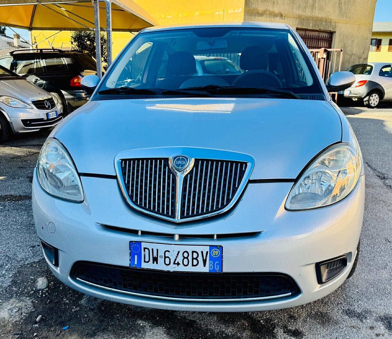 Lancia Ypsilon 1.2 Versus ok Neopatentati