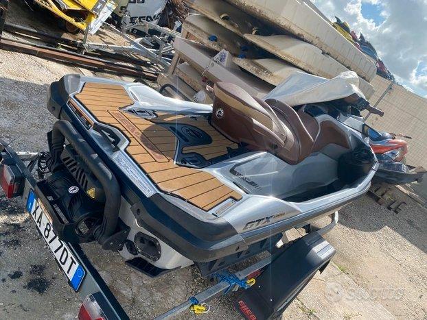 MOTO ACQUA Sea doo rxt2018