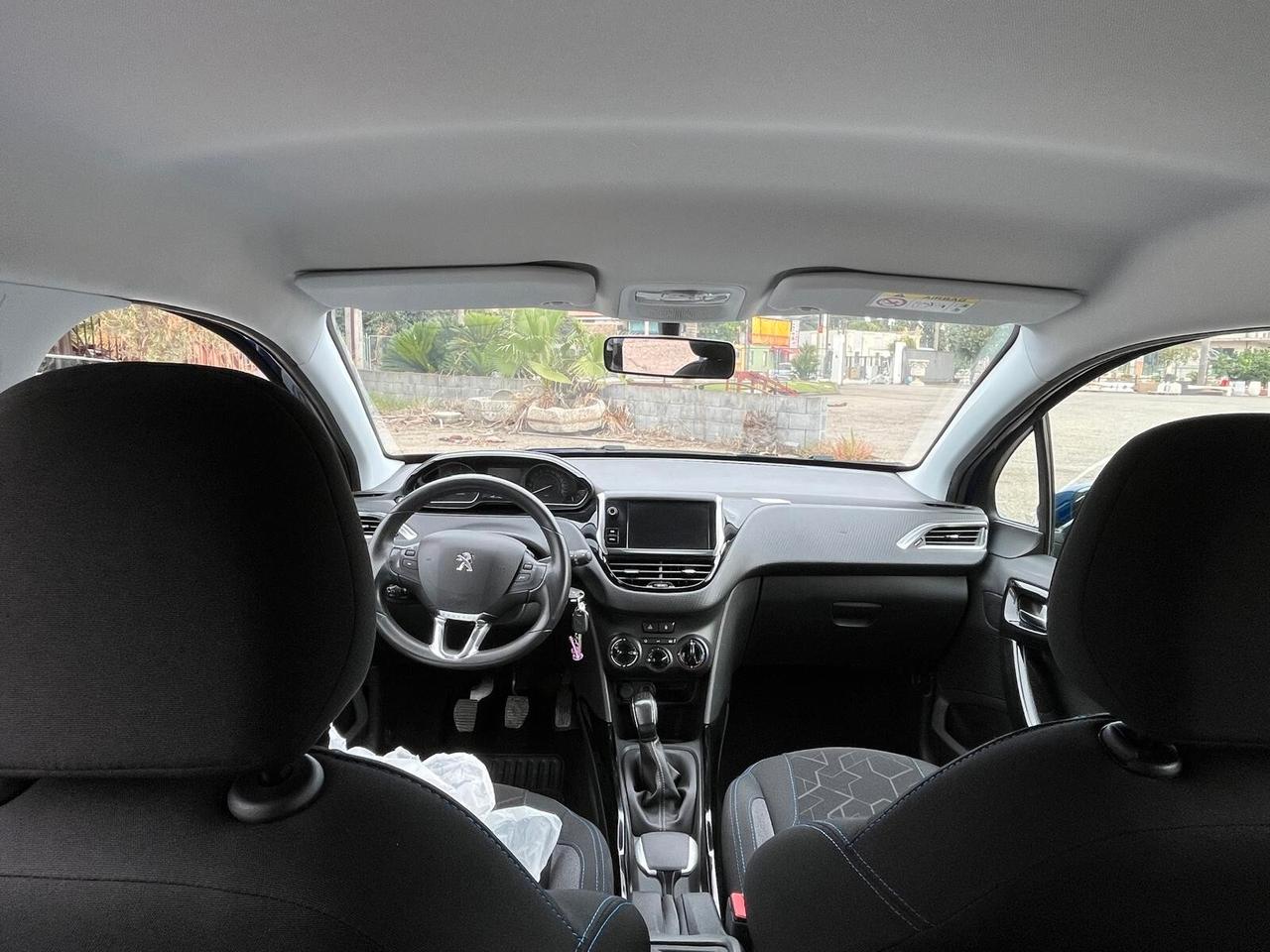 Peugeot 2008 BlueHDi 100 S&S Signature