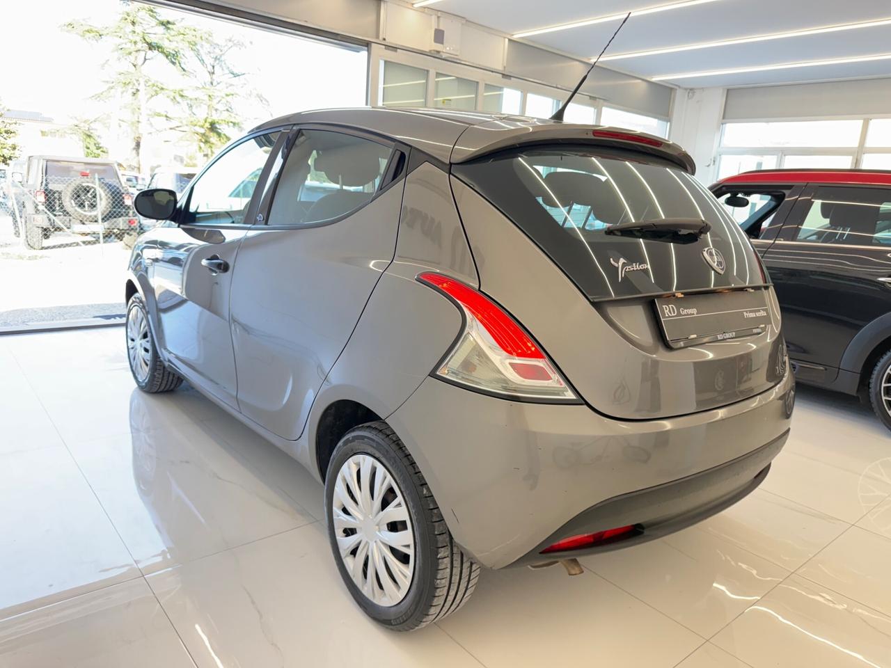 Lancia Ypsilon 1.2 69 CV 5 porte S&S Gold okneopatentati