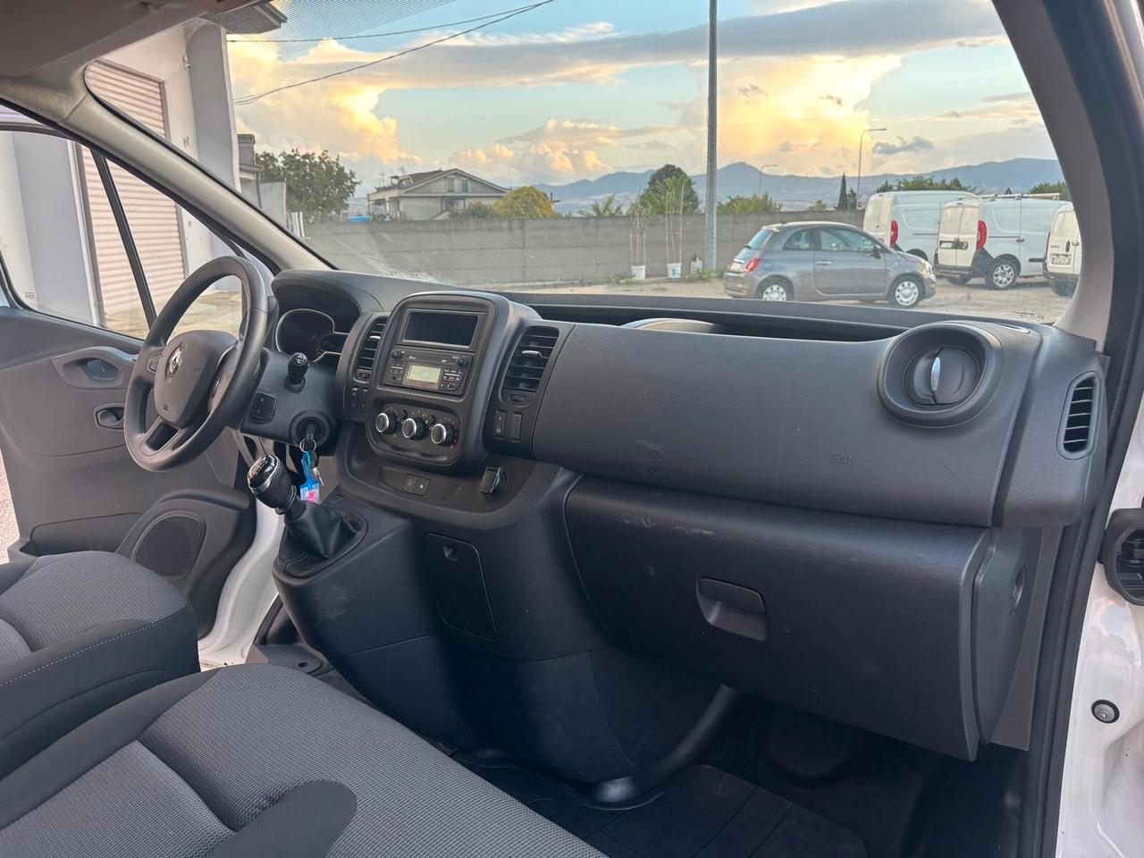 Renault trafic 2.0 dci 145 cv 10/2020