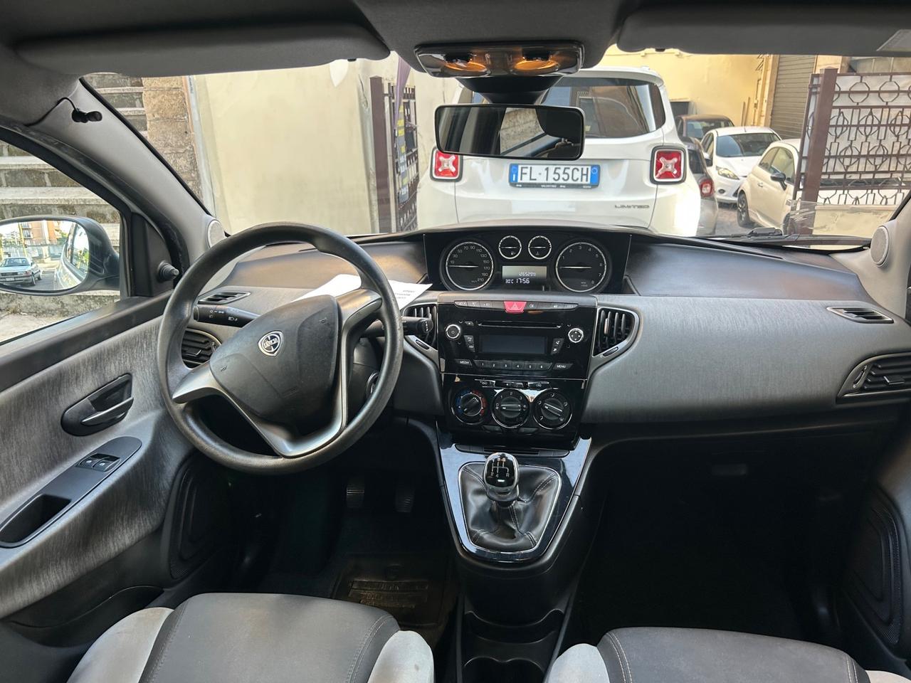Lancia Ypsilon 1.2 69 CV 5 porte S&S Platinum