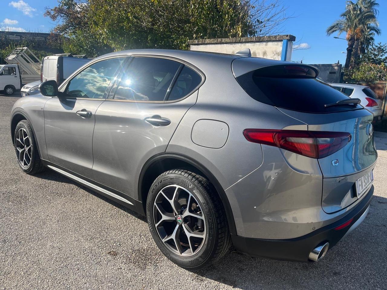 Alfa Stelvio Q4-2.2 mjt/190 cv- autom-2018