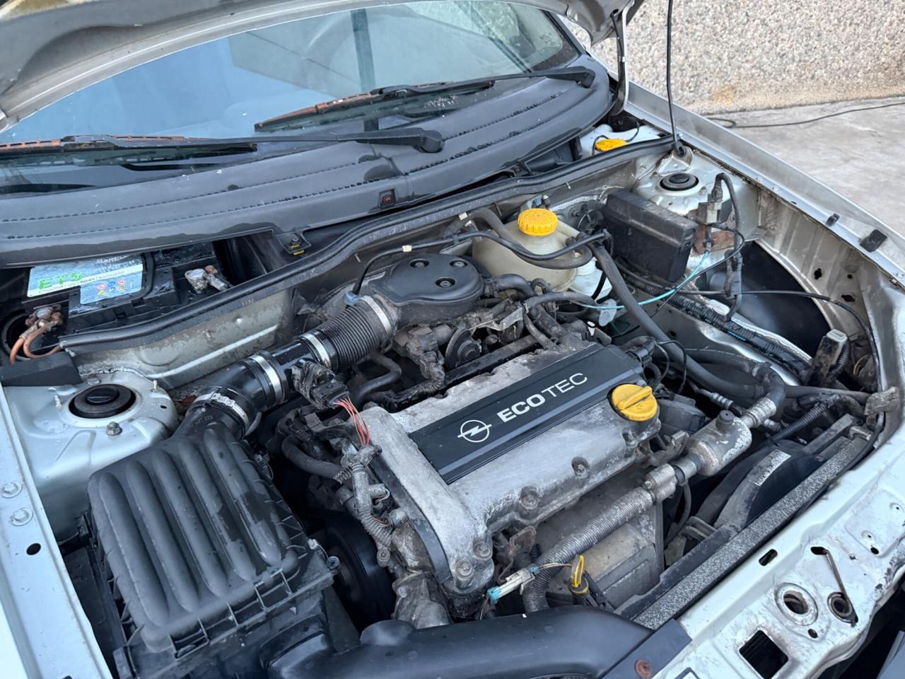 Opel Corsa 1.2 benzina 48kw 104.000KM uni prop