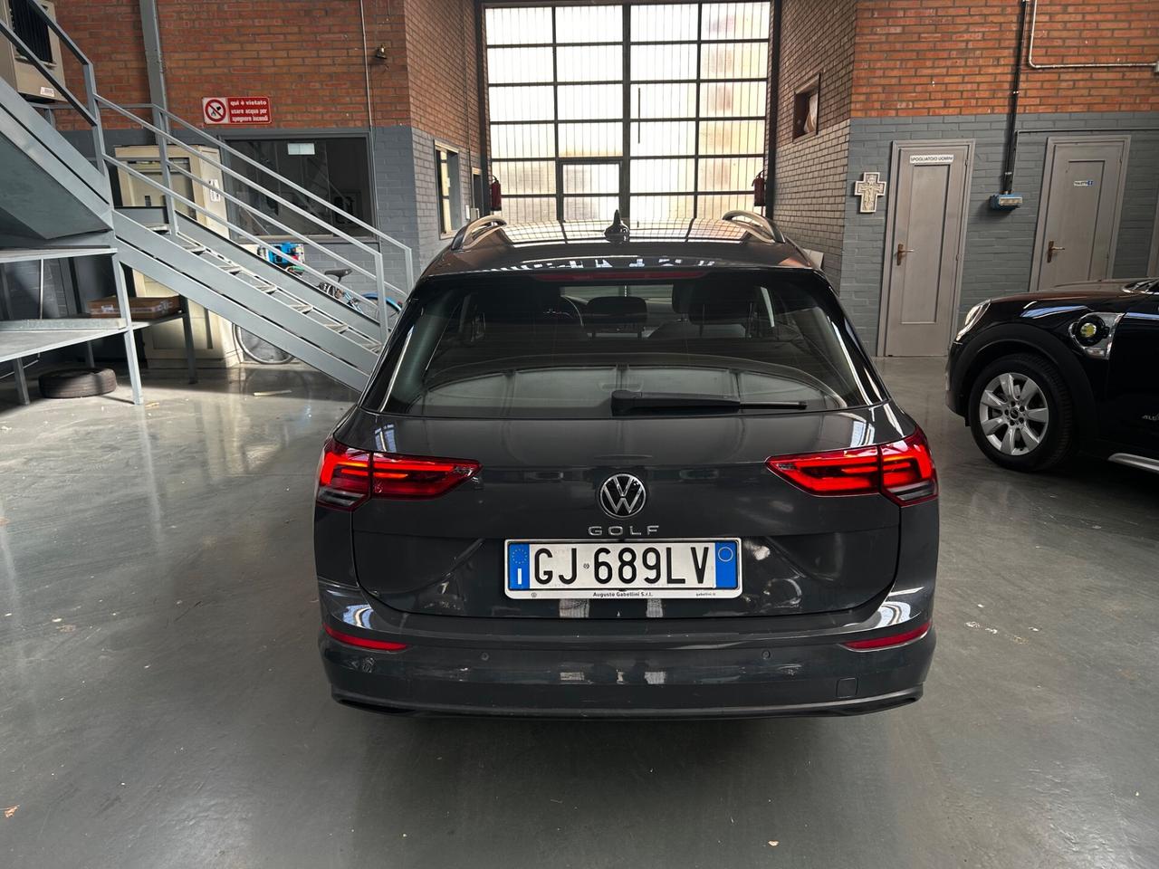 Volkswagen Golf Variant 2.0 TDI SCR DSG Life neopatentati