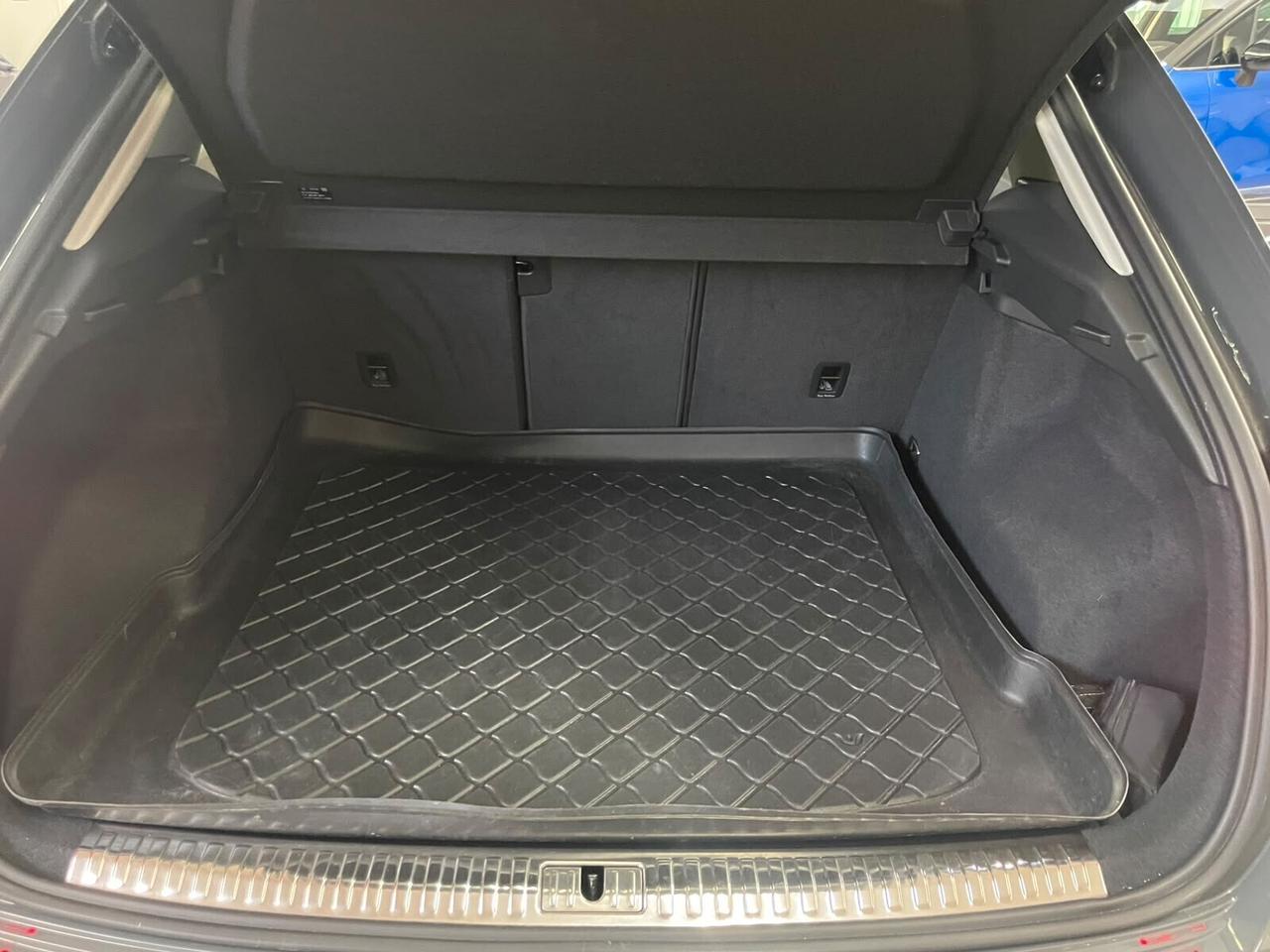 Audi Q3 35 TDI S tronic line edition Identity Black Tetto Apribile
