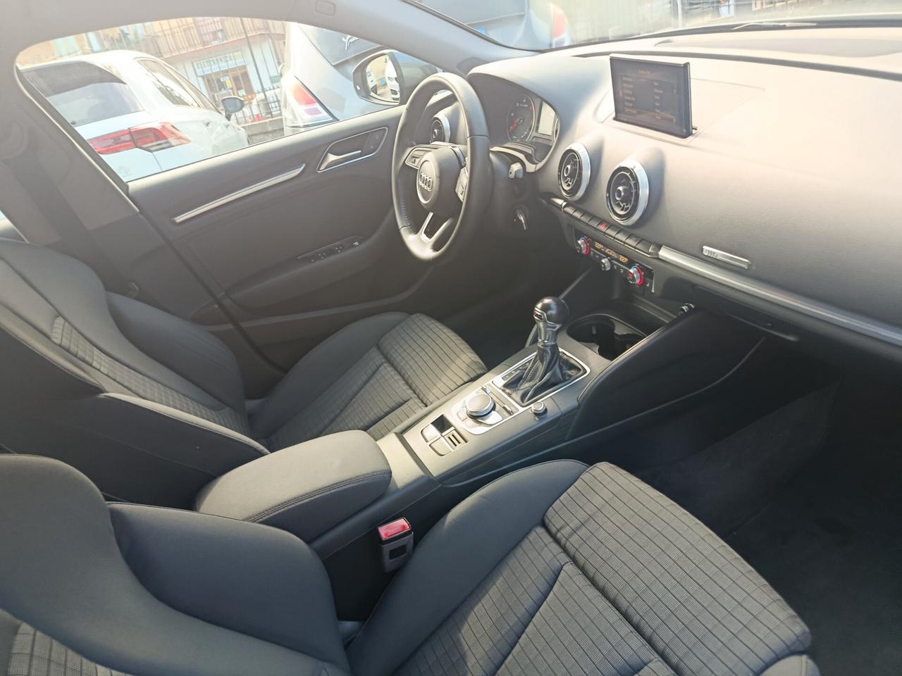 Audi A3 1.6 TDI 116 CV S tronic Sport