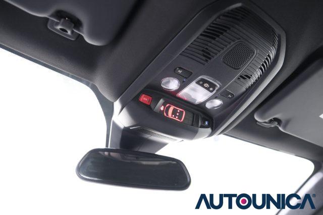 PEUGEOT 3008 HYBRID4 300 E-EAT8 ALLURE PACK