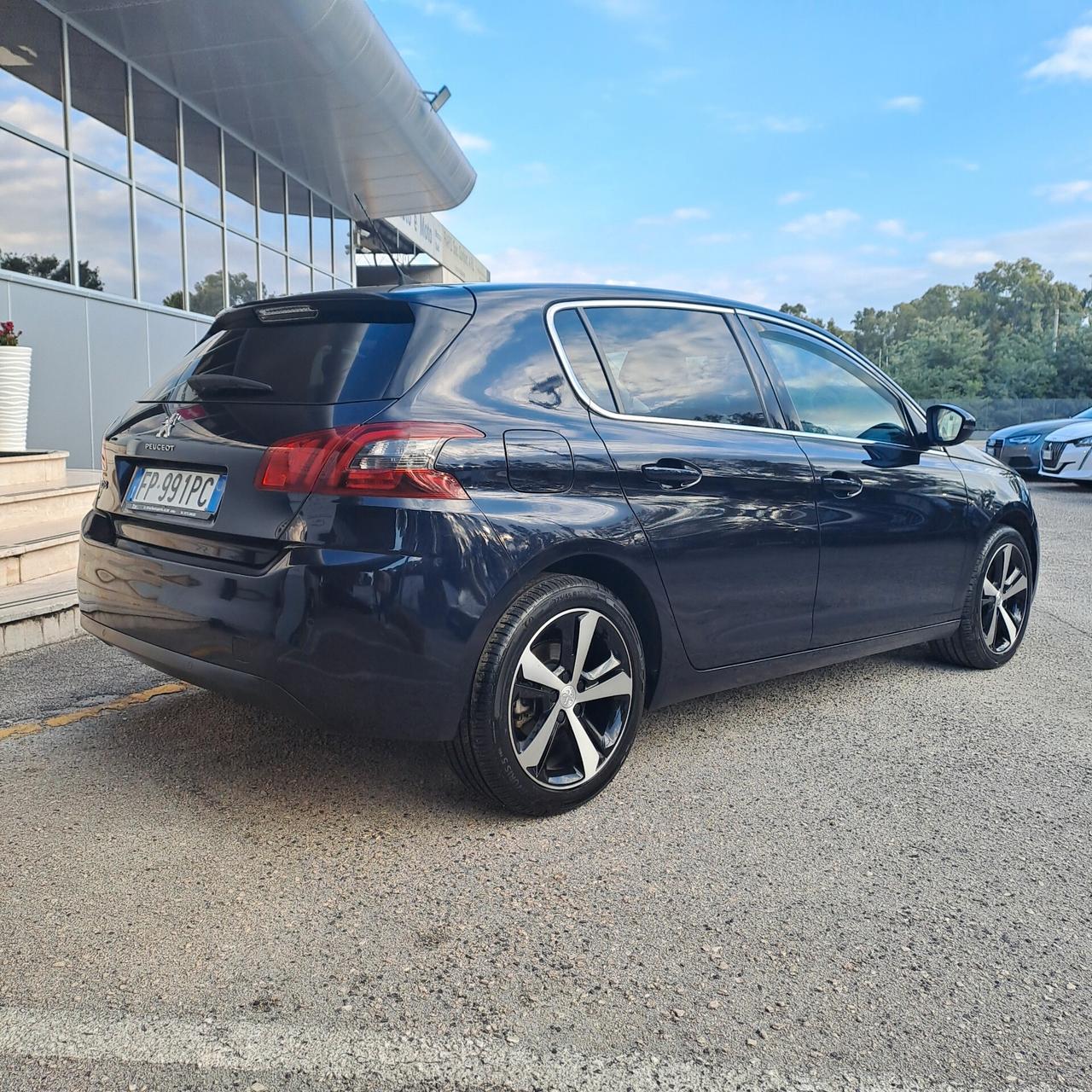 Peugeot 308 1.5 Bluehdi 130cv Allure