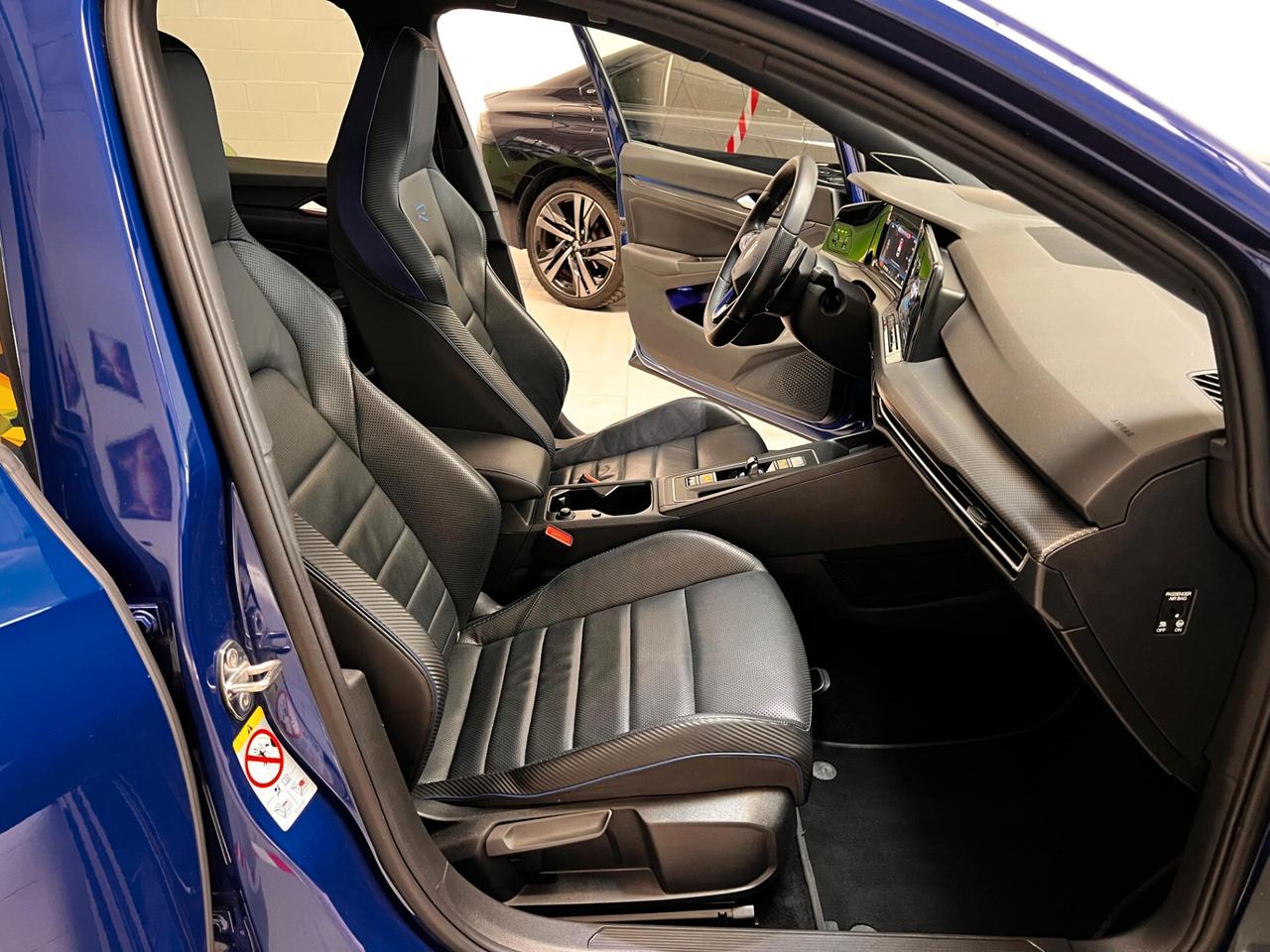 Volkswagen Golf 8 R 2.0 TSI DSG 4Motion AKRAPOVICH
