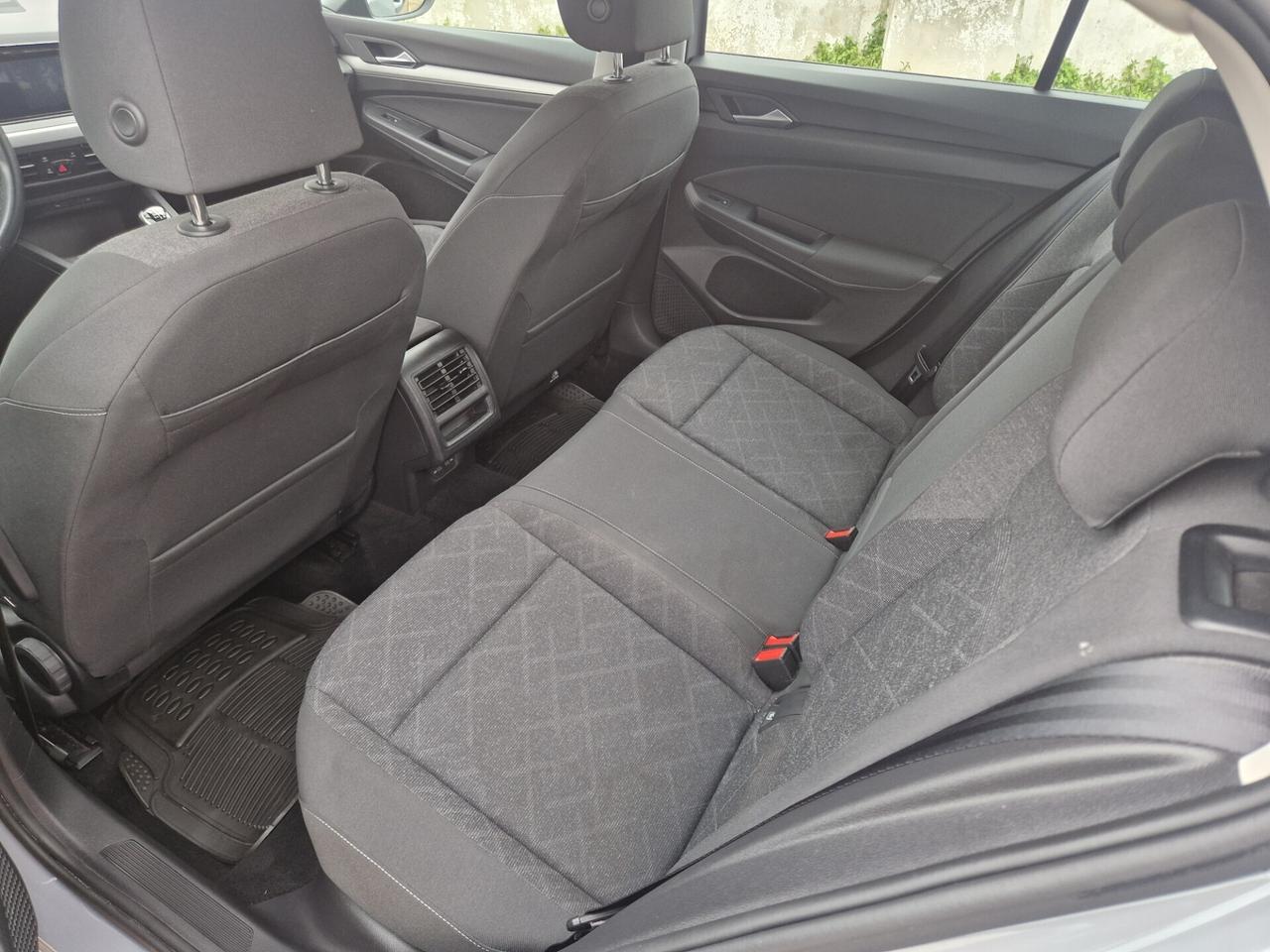 Volkswagen Golf 8 2.0 Tdi 85 Kw 115 Cv - 2020