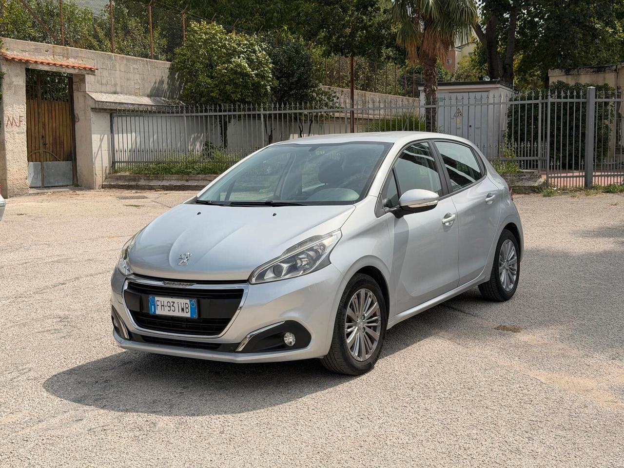 Peugeot 208 PureTech 82 5p. GPL Active