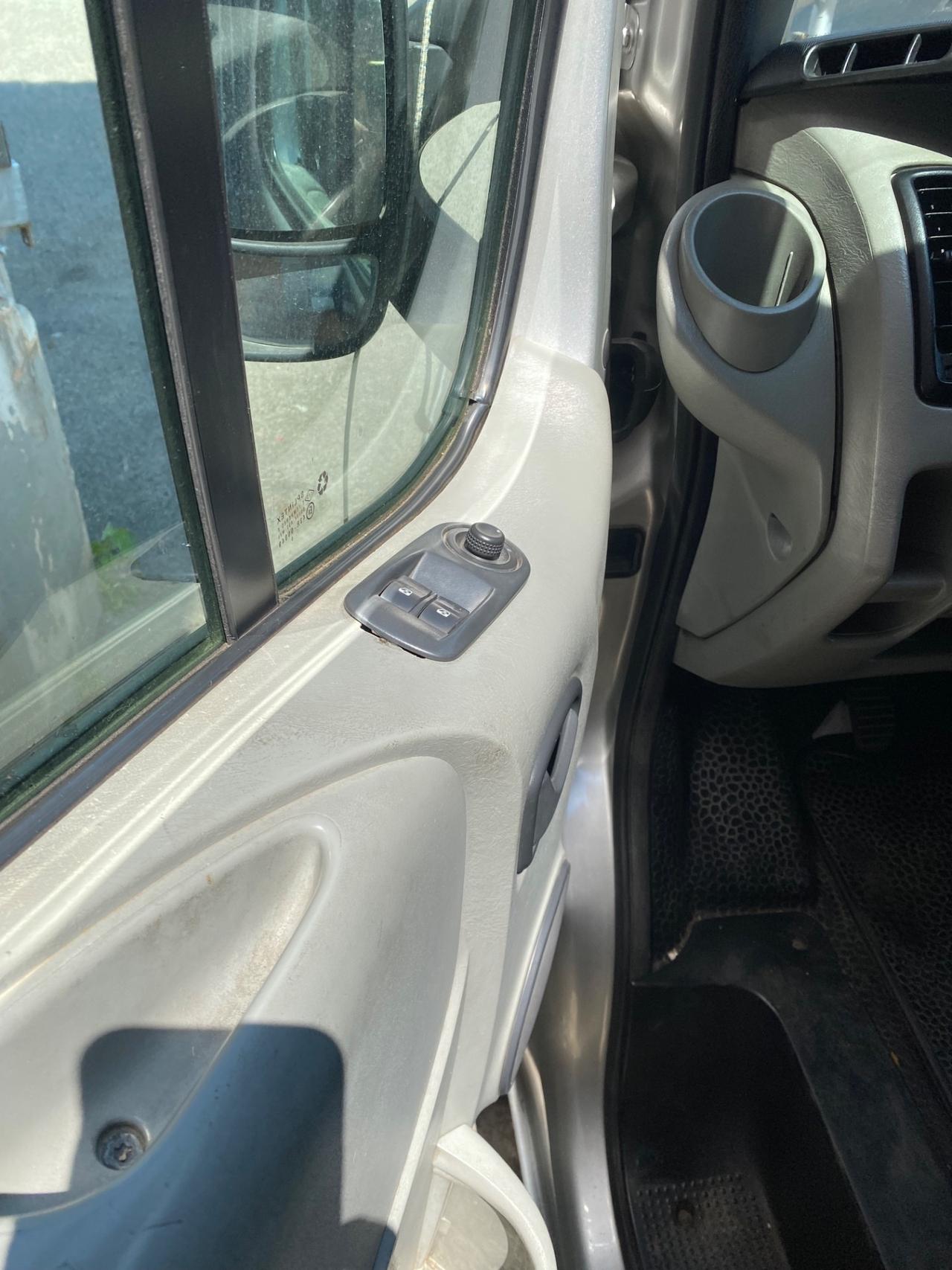 Opel Vivaro 29 1.9 CDTI/100CV PC-TA Furgone