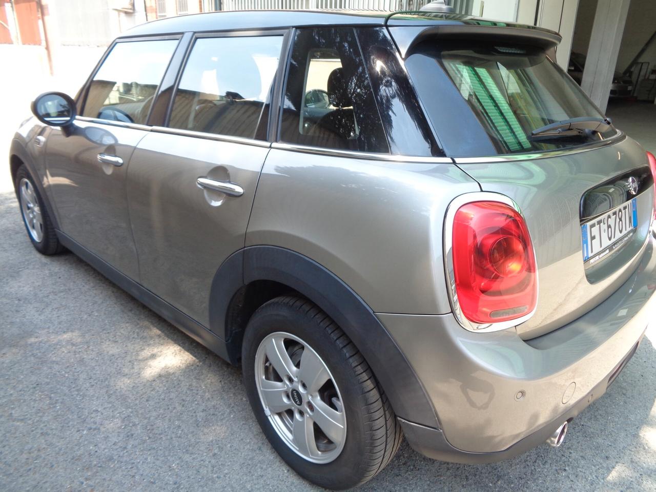 Mini Mini 1.5 Cooper D Business 5 porte AUTOMATICA