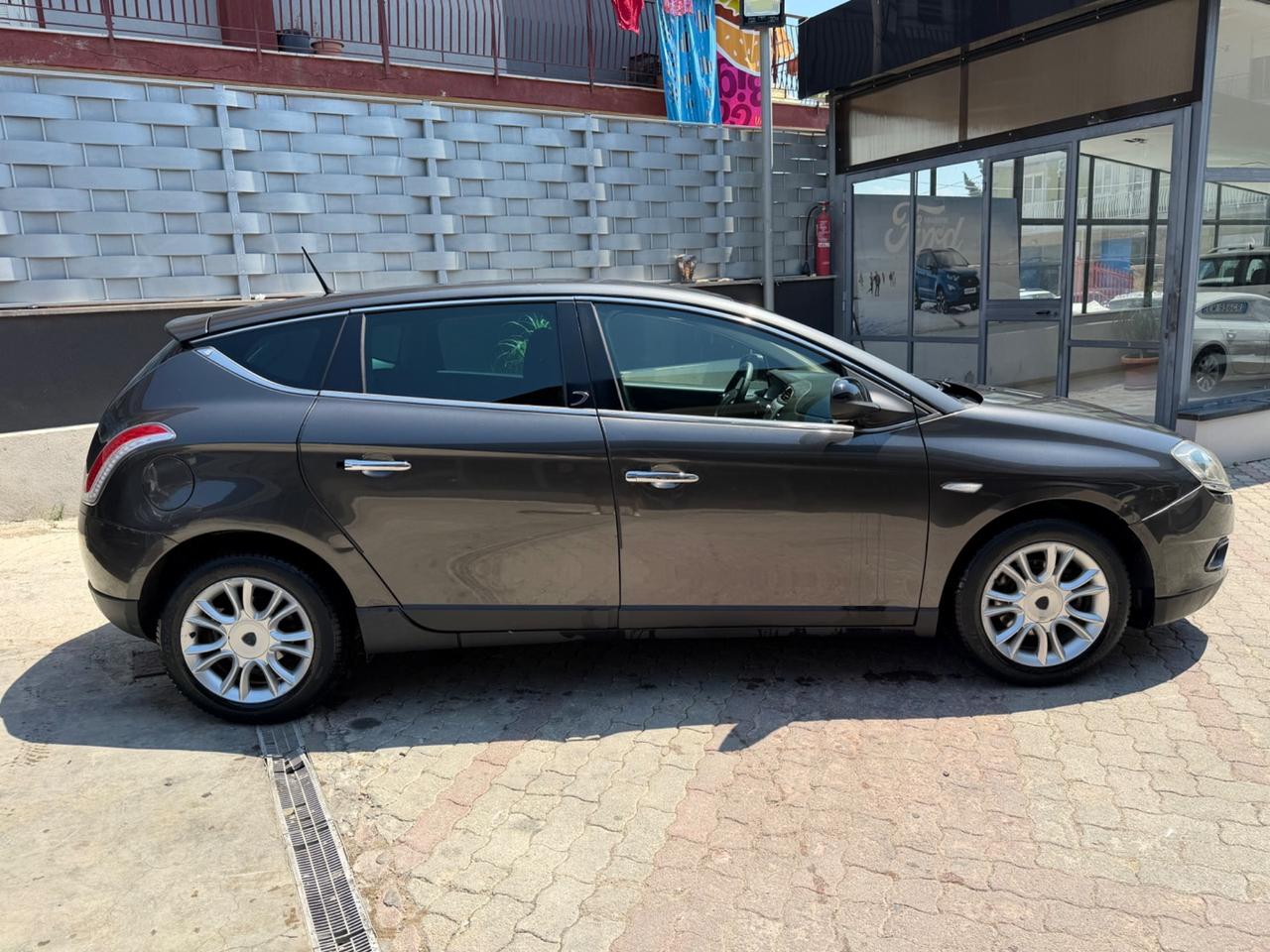 Lancia Delta 1.6 MJT DPF Gold 2011