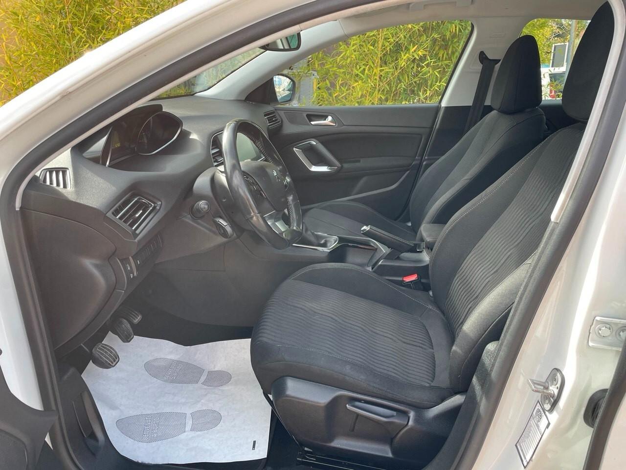 PEUGEOT 308 1.6 HDI - 2014