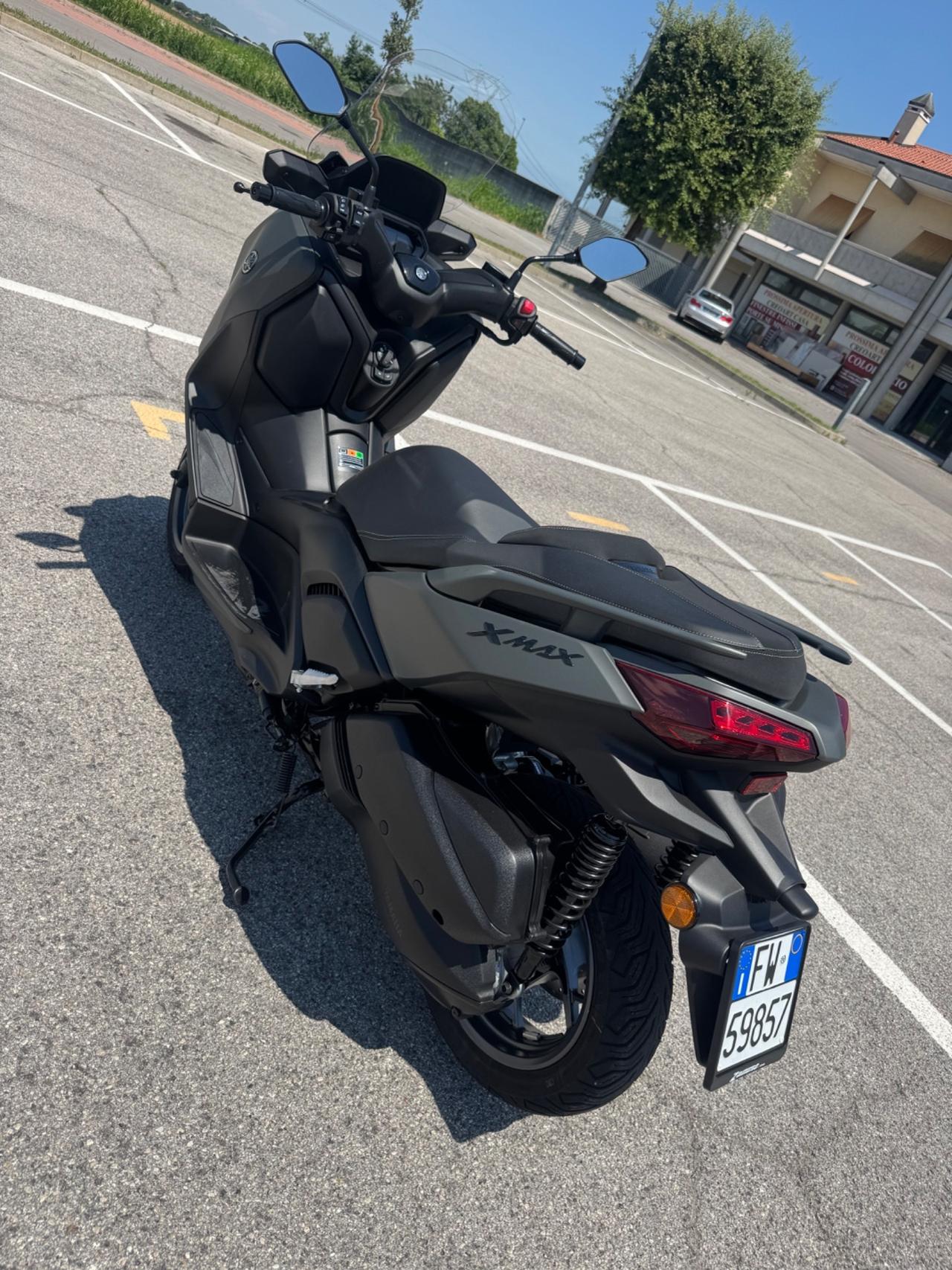 Yamaha X-Max 300 Tech