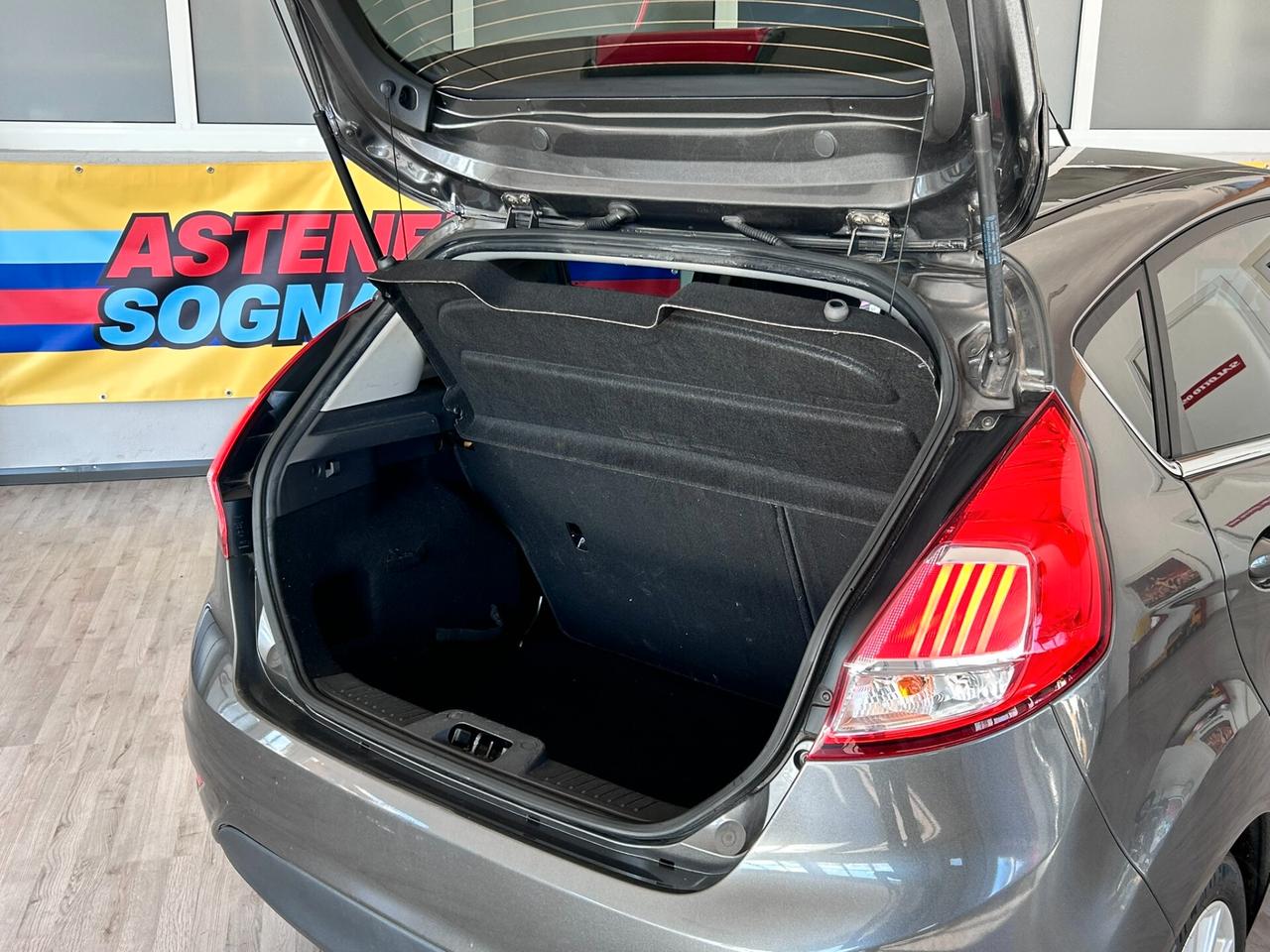 Ford Fiesta *TITANIUM*NEOPATENTATI*ONESTA*COSTA TROPPO POCO*