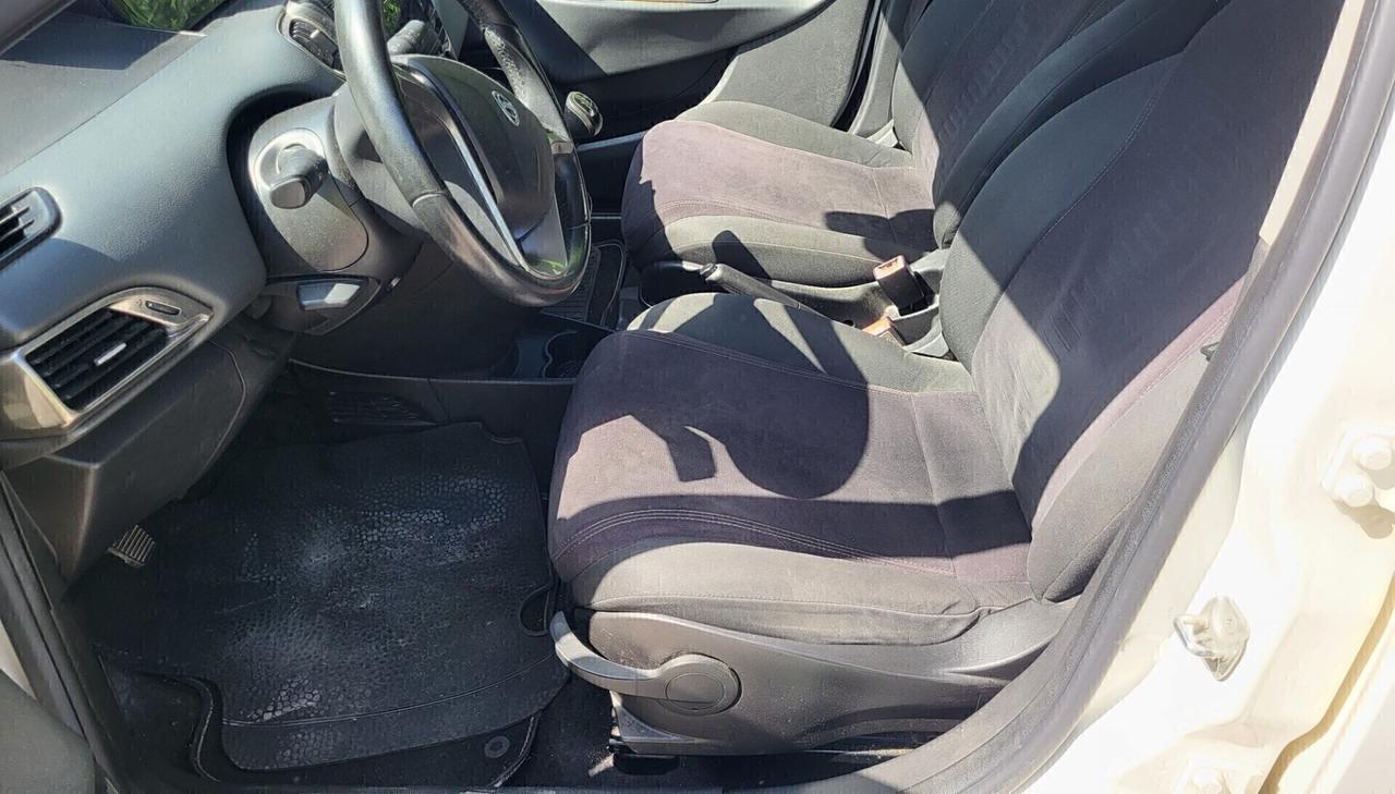 LANCIA Y 1,3 Mjet PLATINUM-UNICA PROPR-4 REVISIONI