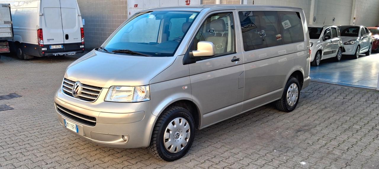 Volkswagen TransporterT5 2.5 TDI 4Motion Comfortline N1 6posti