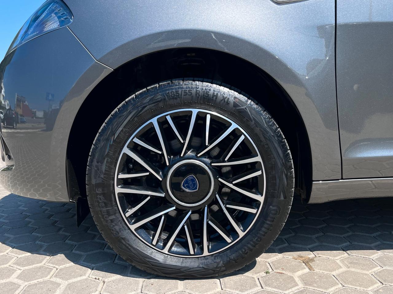 Lancia Ypsilon 1.0 FireFly 5 porte S&S Hybrid Gold