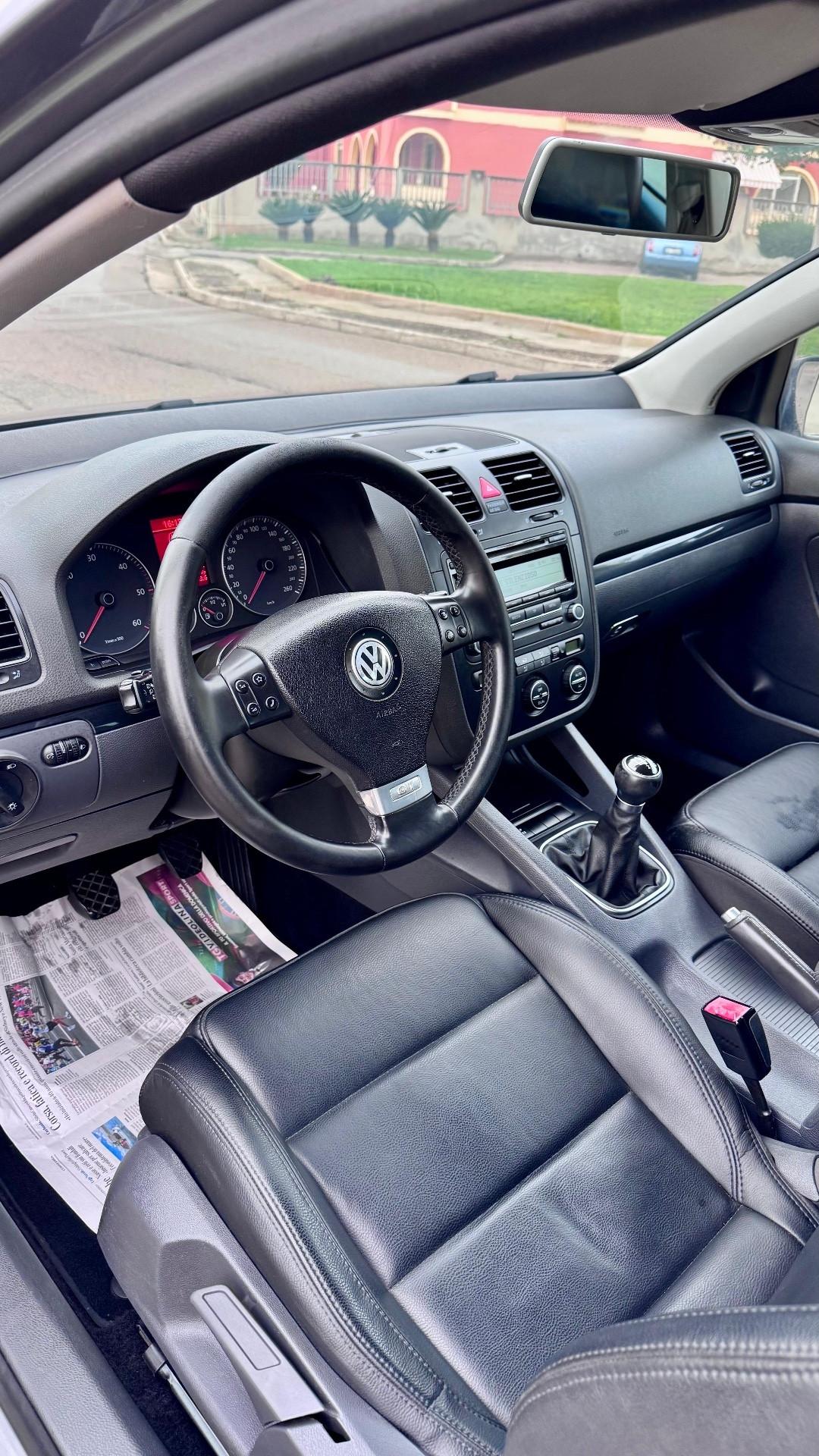 Volkswagen Golf 1.9 TDI DPF 3p. DSG GT Sport