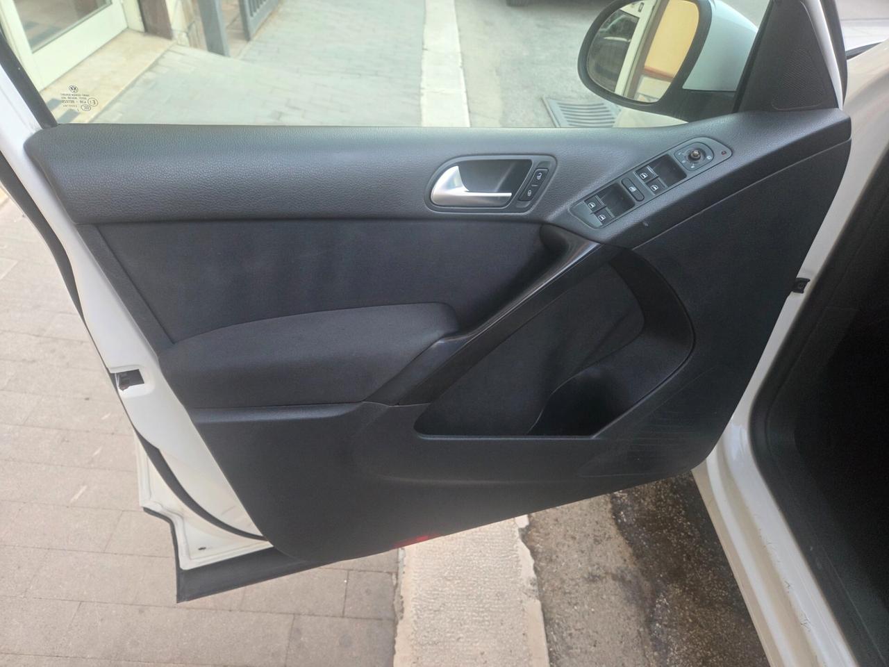 VW TIGUAN 2.0 TDI ANNO 2012 PARK ASSIST KMCERT