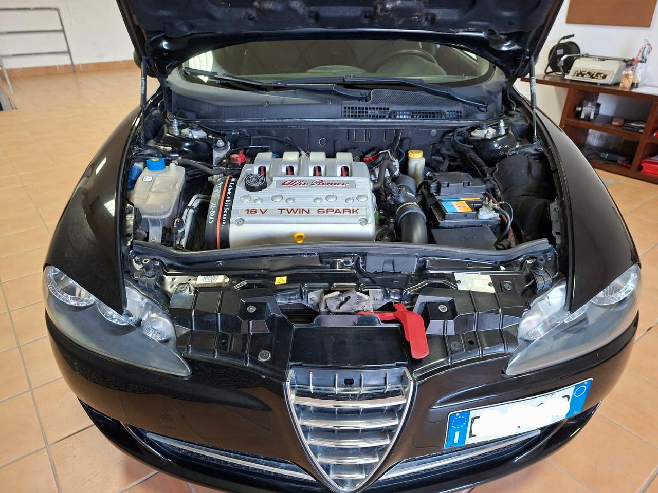 Alfa Romeo 147 3p 1.6 ts 16v BlackLine 105cv, adatta a neop.