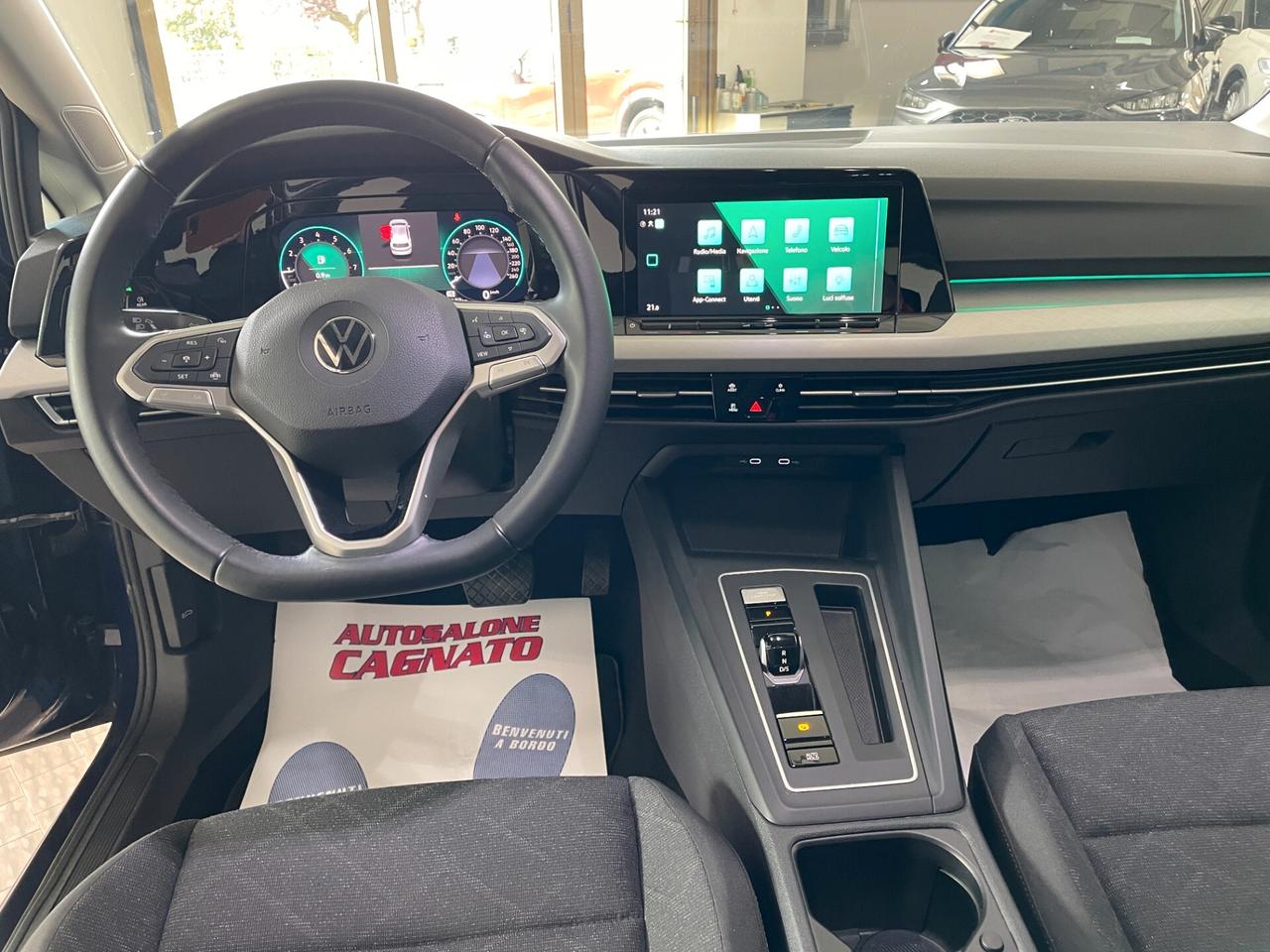 Volkswagen Golf 1.0 eTSI EVO DSG Life Cerchi17 Luci ambient