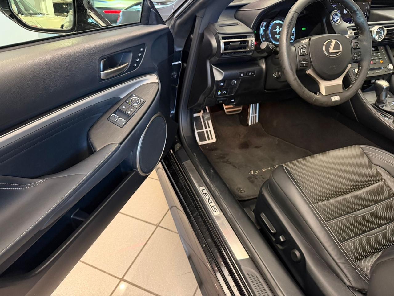 Lexus RC 300h HYBRID F SPORT