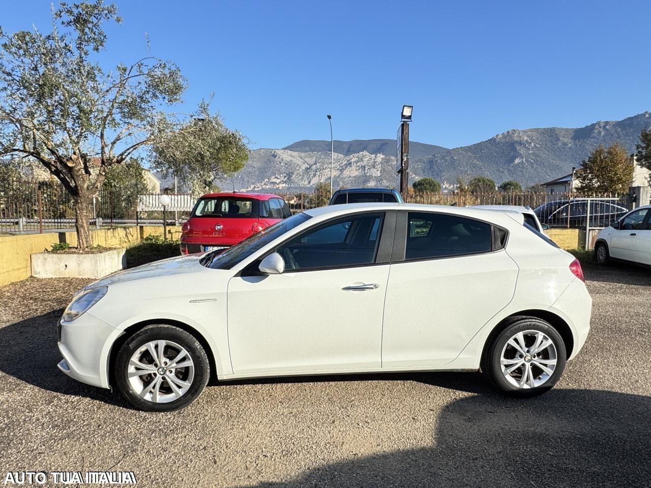 ALFA ROMEO GIULIETTA 1.6 SPORT INTERNI IN PELLE