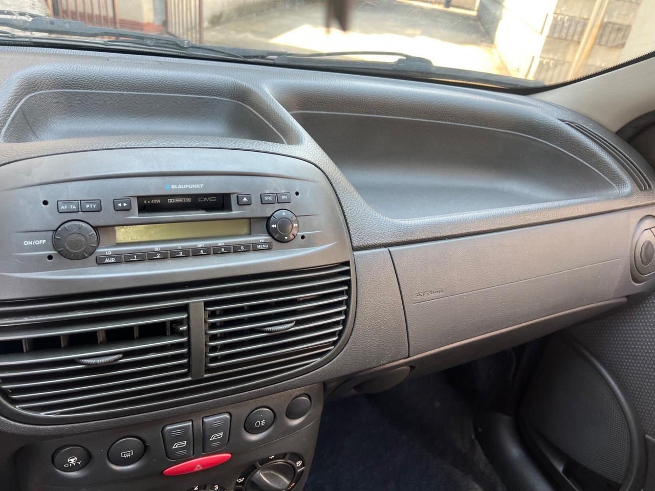 Fiat Punto 1.2i cat 5 porte ELX