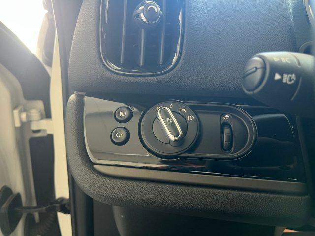 MINI Mini 2.0 Cooper D Essential Countryman
