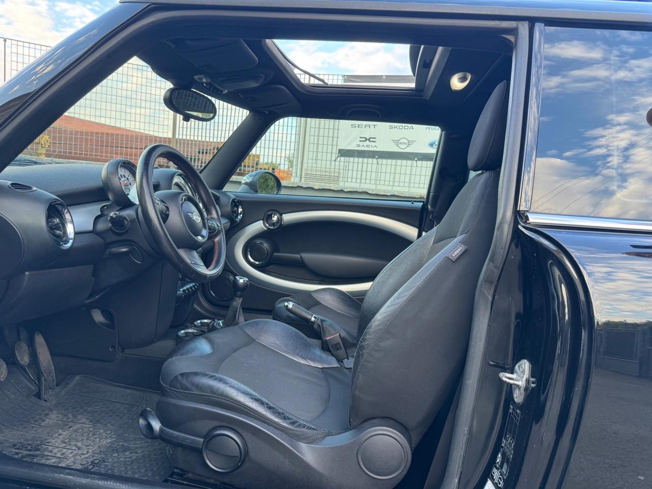 Mini 1.6 16V One (55kW)