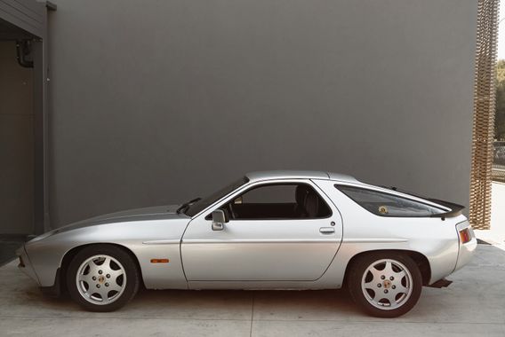 PORSCHE 928 S-1981